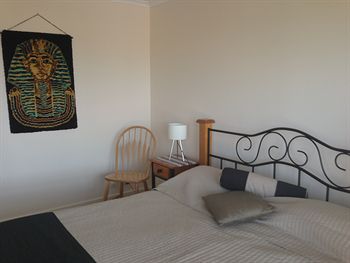 Australian Home Away @ Box Hill 21 - Accommodation Yamba 3