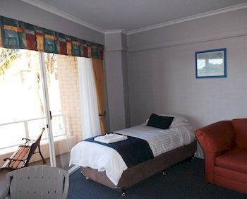Ulladulla Harbour Motel - Accommodation Yamba 2