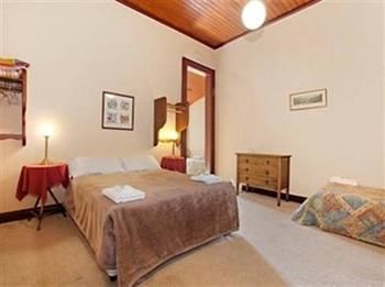 The Victoria & Albert Guesthouse - Accommodation Yamba 13