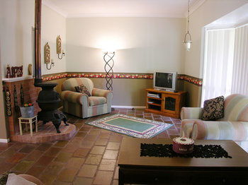 Apple Tree Cottage & Studio - Accommodation Yamba 11