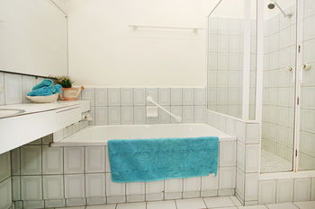 Wattle Holiday Rental - Accommodation Yamba 0