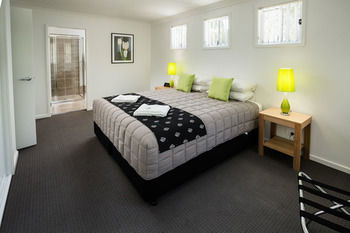 Wallsend Executive Apartments - Accommodation Yamba 14