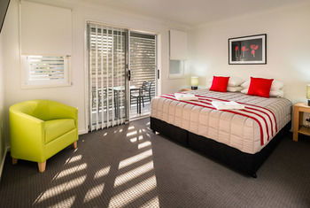 Wallsend Executive Apartments - Accommodation Yamba 16