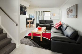 Wallsend Executive Apartments - Accommodation Yamba 36