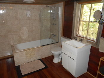 A Twist Of Willow - Accommodation Yamba 0