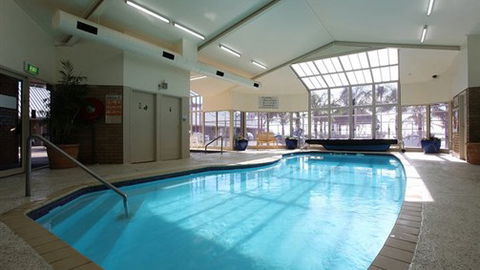 Lake Edge Resort - Accommodation Yamba 0