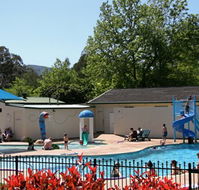 Porepunkah Pines Holiday Park - Accommodation Yamba