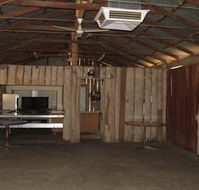 TreeTops Log Cabin - Accommodation Yamba