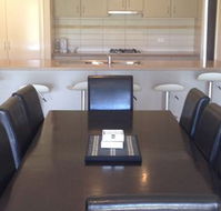 Anchorage by the Lake - Accommodation Yamba