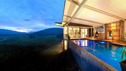 Feathertop Chateau - Accommodation Yamba 0