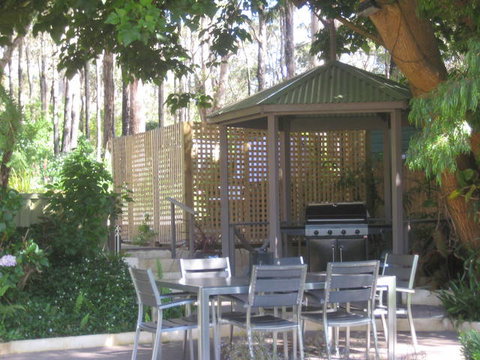 Edge Of The Forest Motel And Cottage - Accommodation Yamba 0