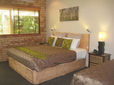 Edge Of The Forest Motel And Cottage - Accommodation Yamba 3