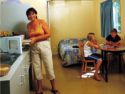 Kakadu Lodge & Caravan Park - Accommodation Yamba 3