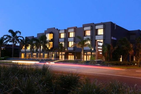 The Brighton Savoy Hotel - Accommodation Yamba 0