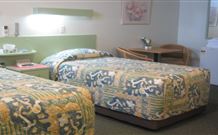 Holbrook Skye Motel - Holbrook - Accommodation Yamba 1