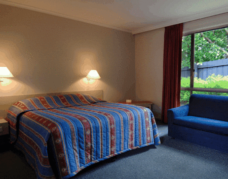 Ringwood Lake Inn - Accommodation Yamba 2