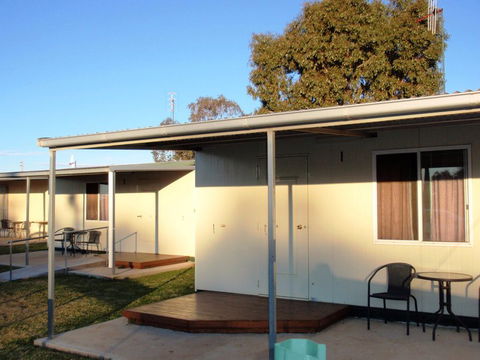 Trundle Services And Citizens Club Cabins - Accommodation Yamba 2
