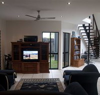Dolphin Beach House - Accommodation Yamba