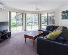 At Theme Park Central Holiday House - Accommodation Yamba 2