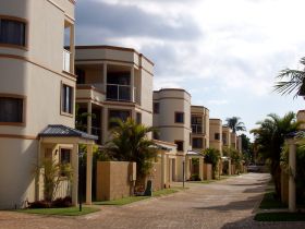 The Grange Resort Hervey Bay - Accommodation Yamba 2