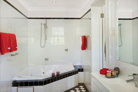 St Raphael - Accommodation Yamba 7