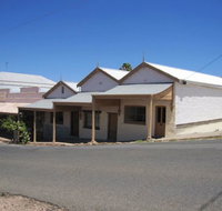 Carmines Antiques and Accommodation - Accommodation Yamba