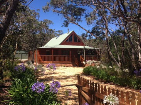Grevillea Chalet - Accommodation Yamba 0