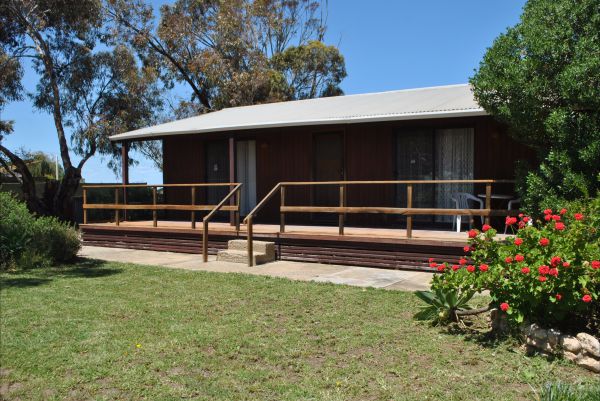 Clinton ACT Accommodation Yamba