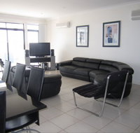 The Waterfront Dolphin - Accommodation Yamba