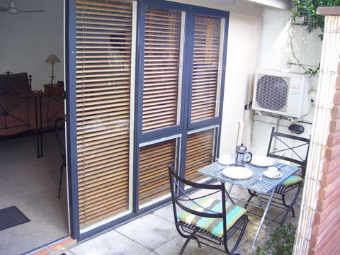 Garden Studio Unit - Accommodation Yamba 3