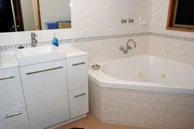 Alpine Country Cottages - Studio 3 - Accommodation Yamba 3