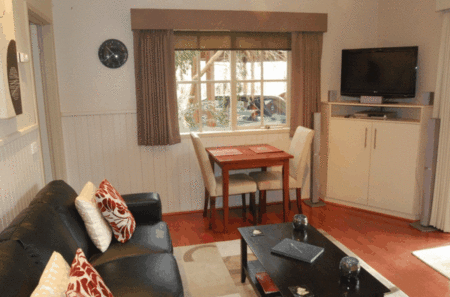 Alpine Country Cottages - Studio 3 - Accommodation Yamba 4