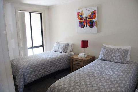 Cliff House Beachfront Villas - Accommodation Yamba 3