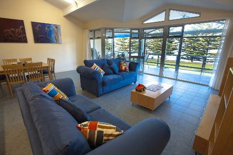 Port Lincoln Foreshore Apartments - Accommodation Yamba 3