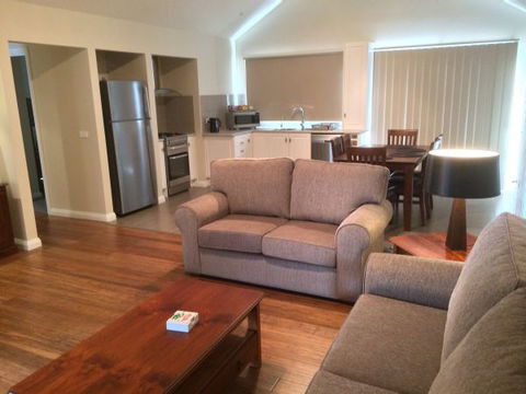 High Peaks Cottages - Accommodation Yamba 4