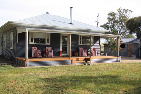 Rabbiter's Hut - Accommodation Yamba 1