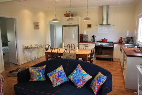 Rabbiter's Hut - Accommodation Yamba 2