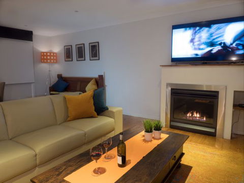 Alice's Palace Ocean Grove - Accommodation Yamba 0