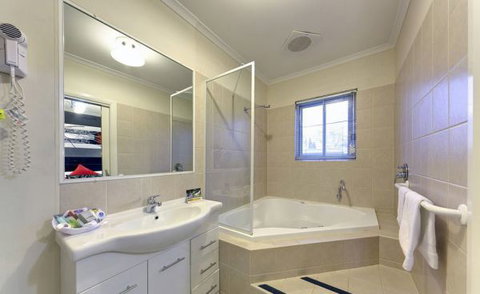 Comfort Inn And Suites Georgian - Accommodation Yamba 3