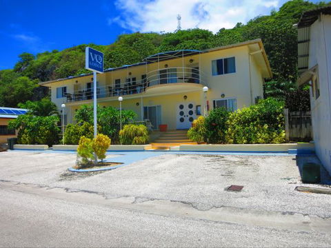 VQ3 Lodge - Accommodation Yamba 0