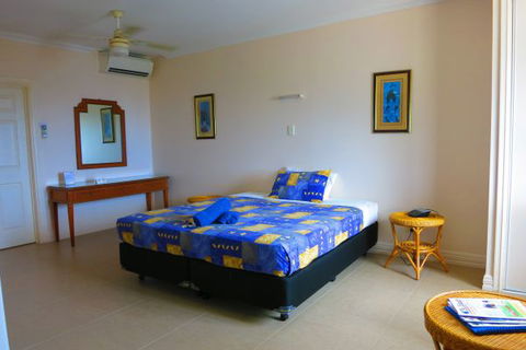 VQ3 Lodge - Accommodation Yamba 2