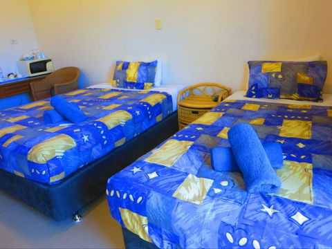 VQ3 Lodge - Accommodation Yamba 3