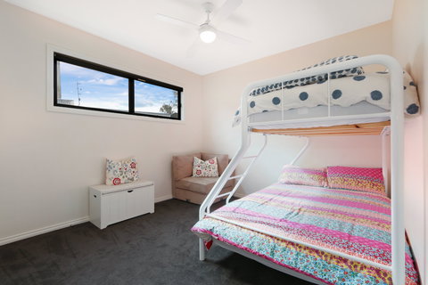 Divine - Accommodation Yamba 8