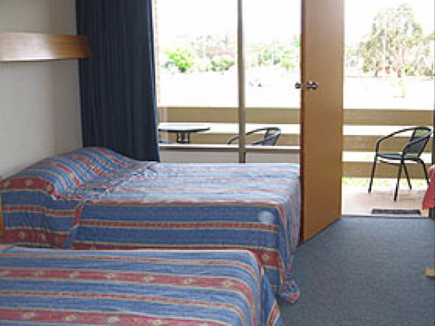 Red Cedars Motel - Accommodation Yamba 0