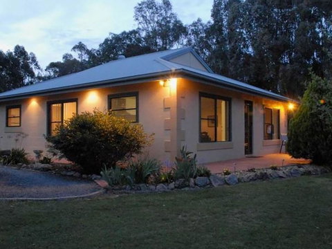 Serena Cottages - Accommodation Yamba 0
