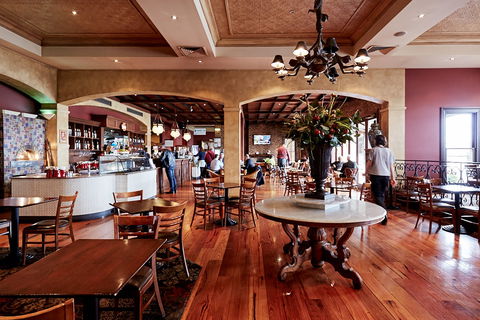The Settlement Hotel - Accommodation Yamba 5