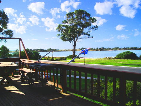 Bridport Seaside Lodge - Accommodation Yamba 1