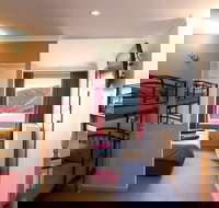 Cooroona Alpine Lodge - Accommodation Yamba