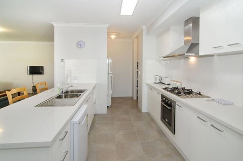 Fairway Isle - Accommodation Yamba 3
