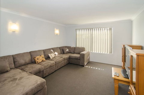 Fairway Isle - Accommodation Yamba 6